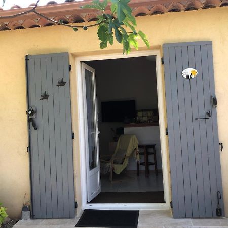 Le Cabanon Des Hirondelles Villa Villecroze Exterior photo